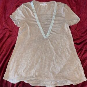 Loveriche V-neck
